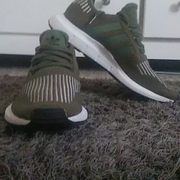 adidas - Picture 3 of 4